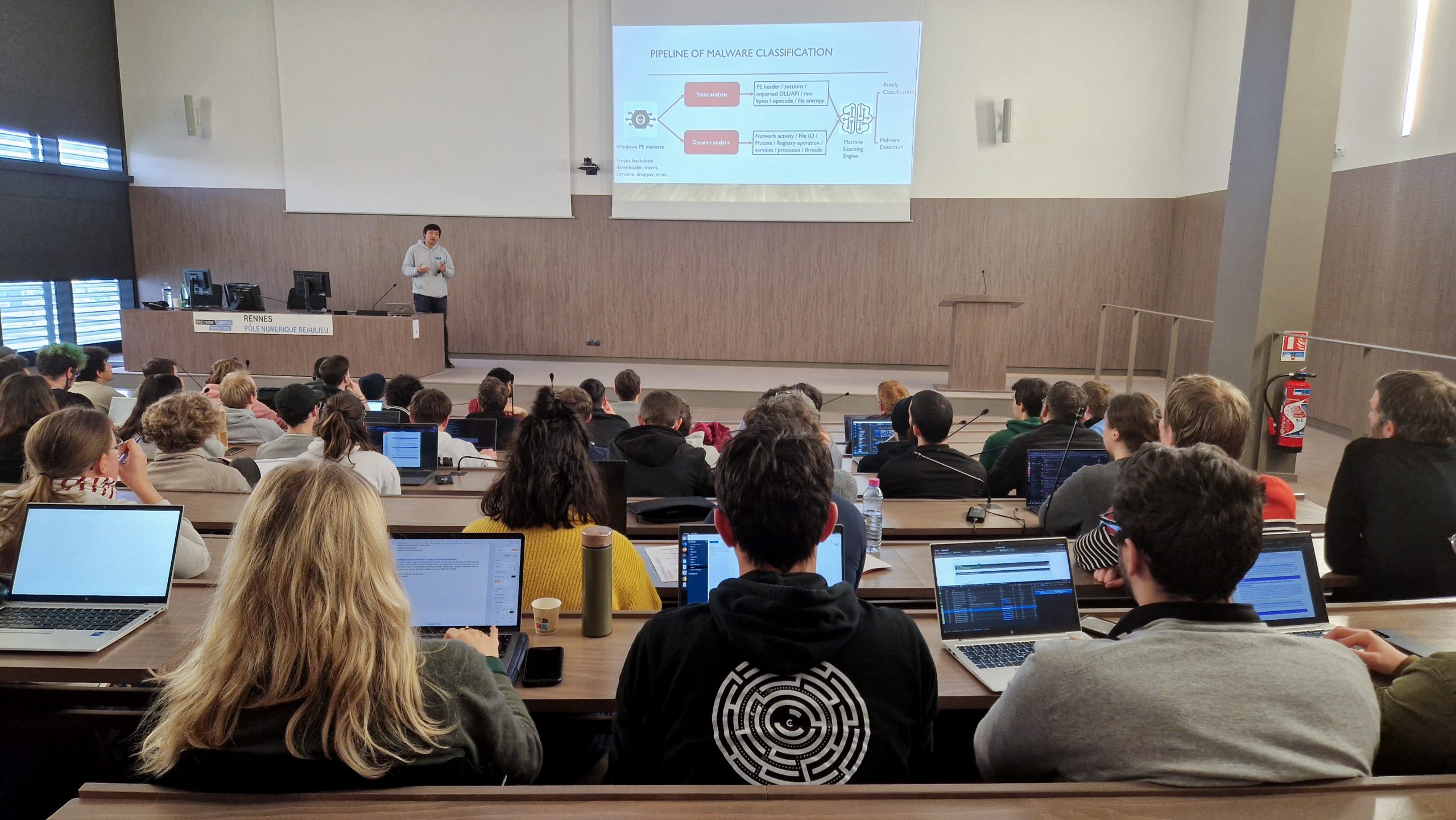 Participants à l'École d'Hiver Recherche 2024 lors d'une intervention