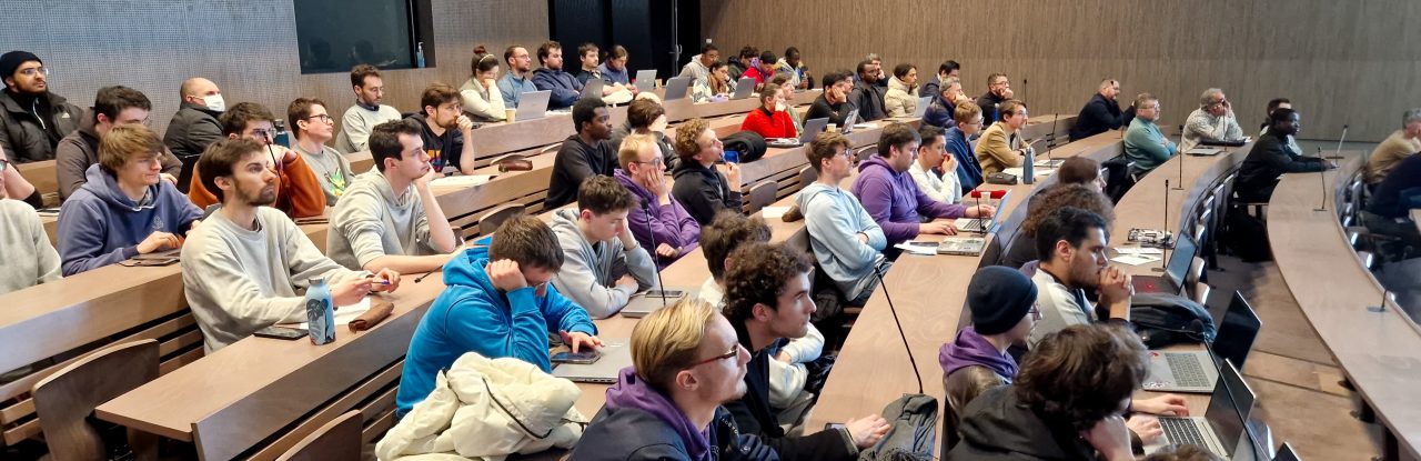 Les participants à l'école de recherche