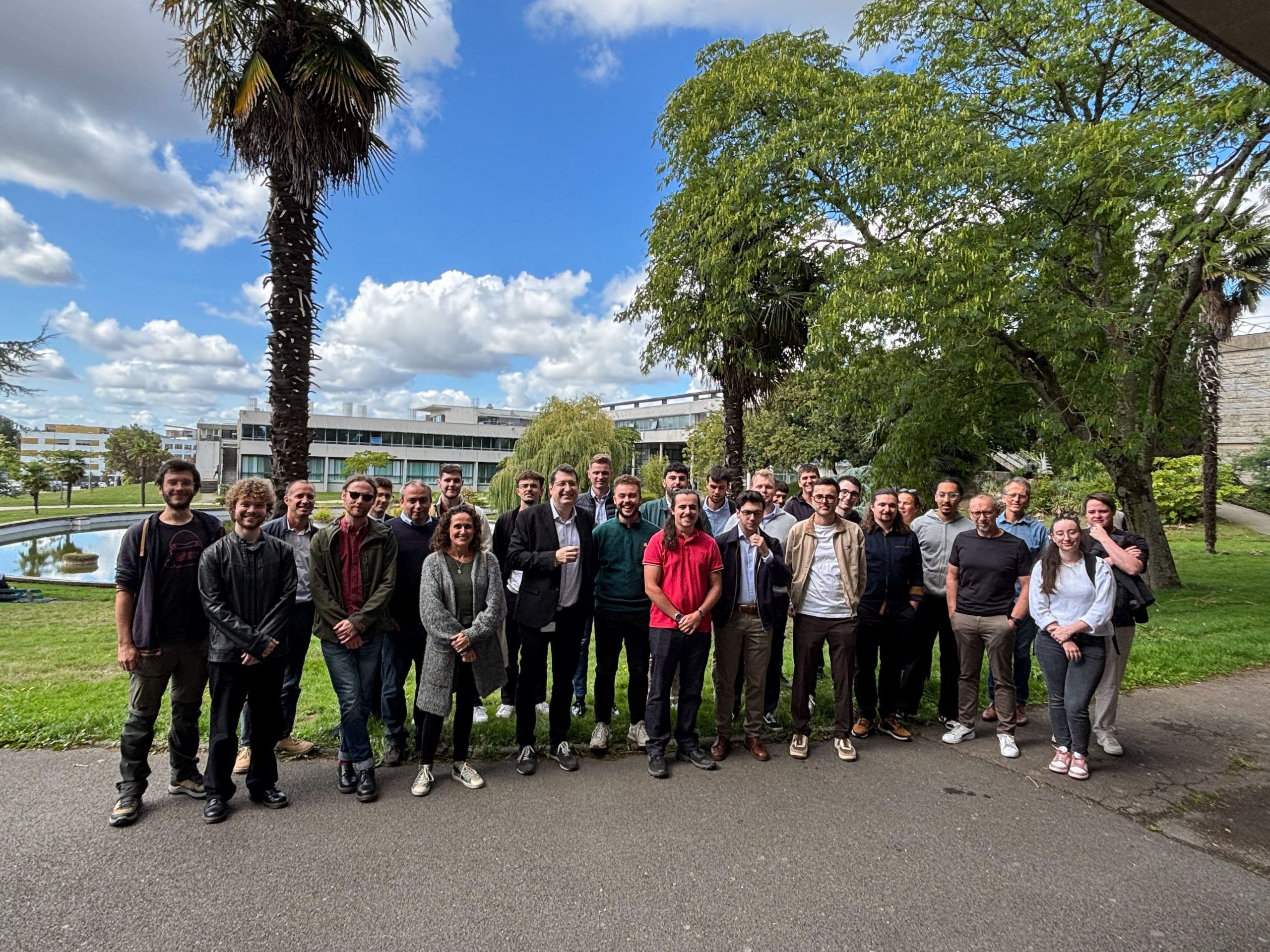 Photo de groupe des étudiants et responsables de formation