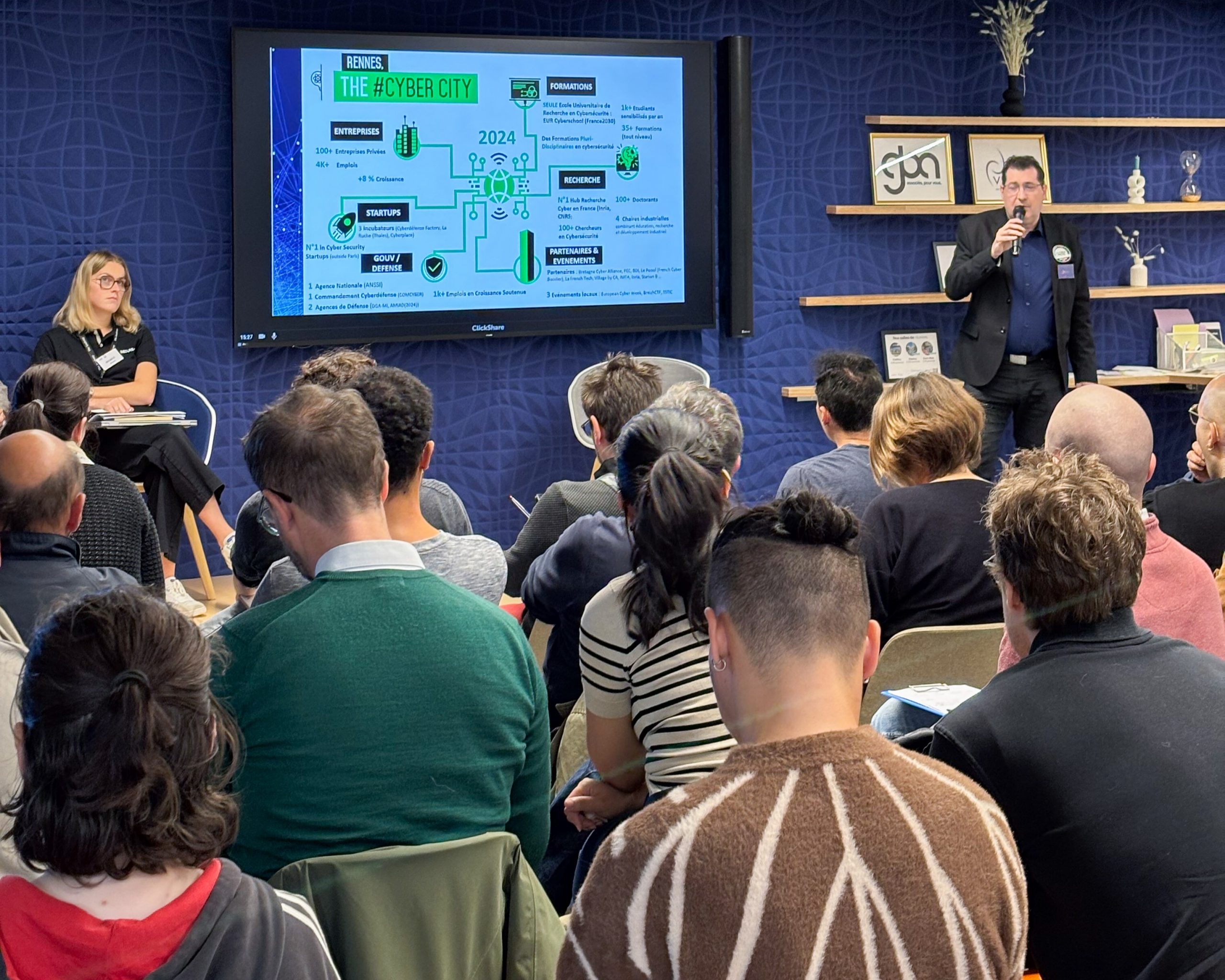 Table ronde avec Stéphane Szymanski qui parle