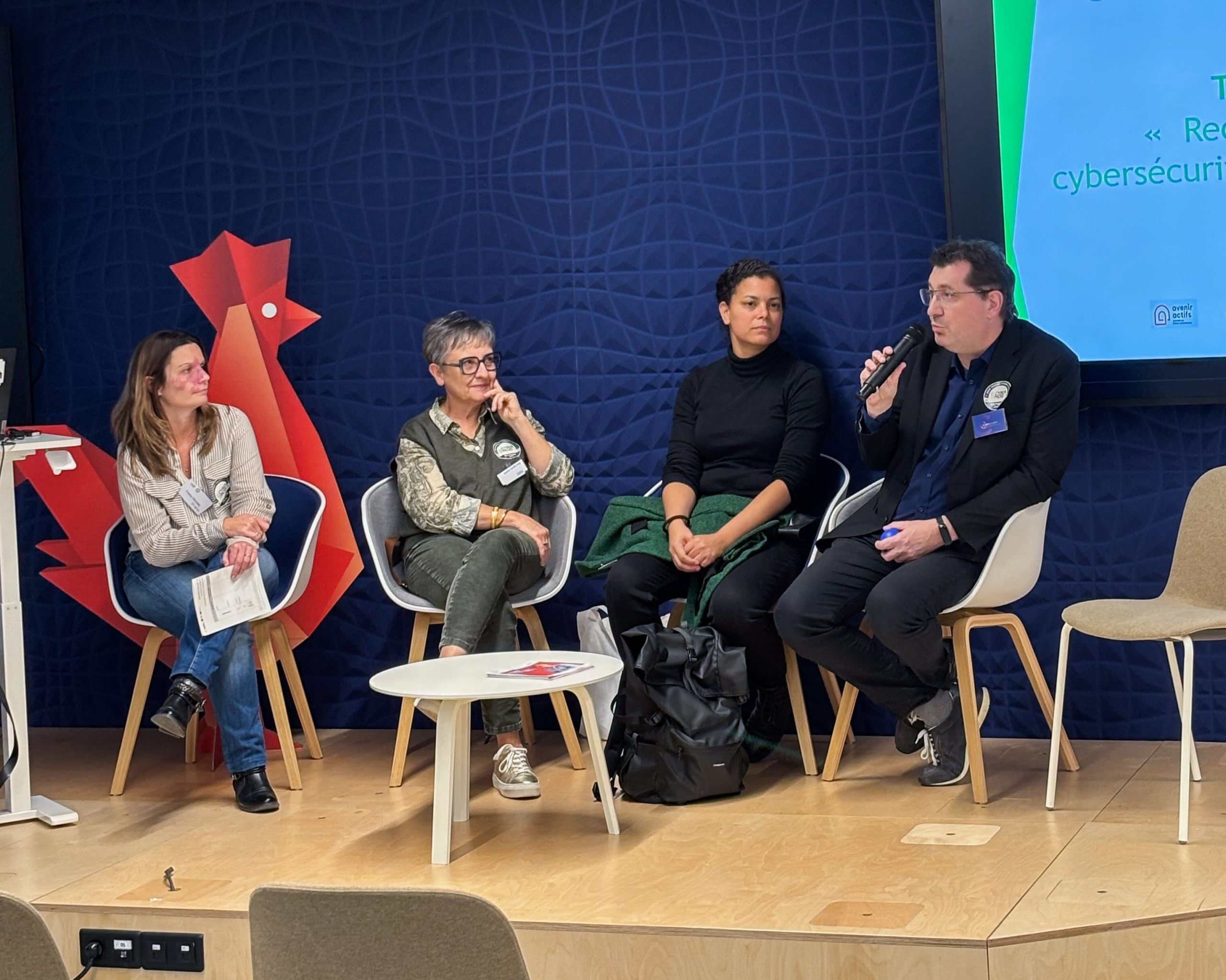 Table ronde avec Stéphane Szymanski qui parle