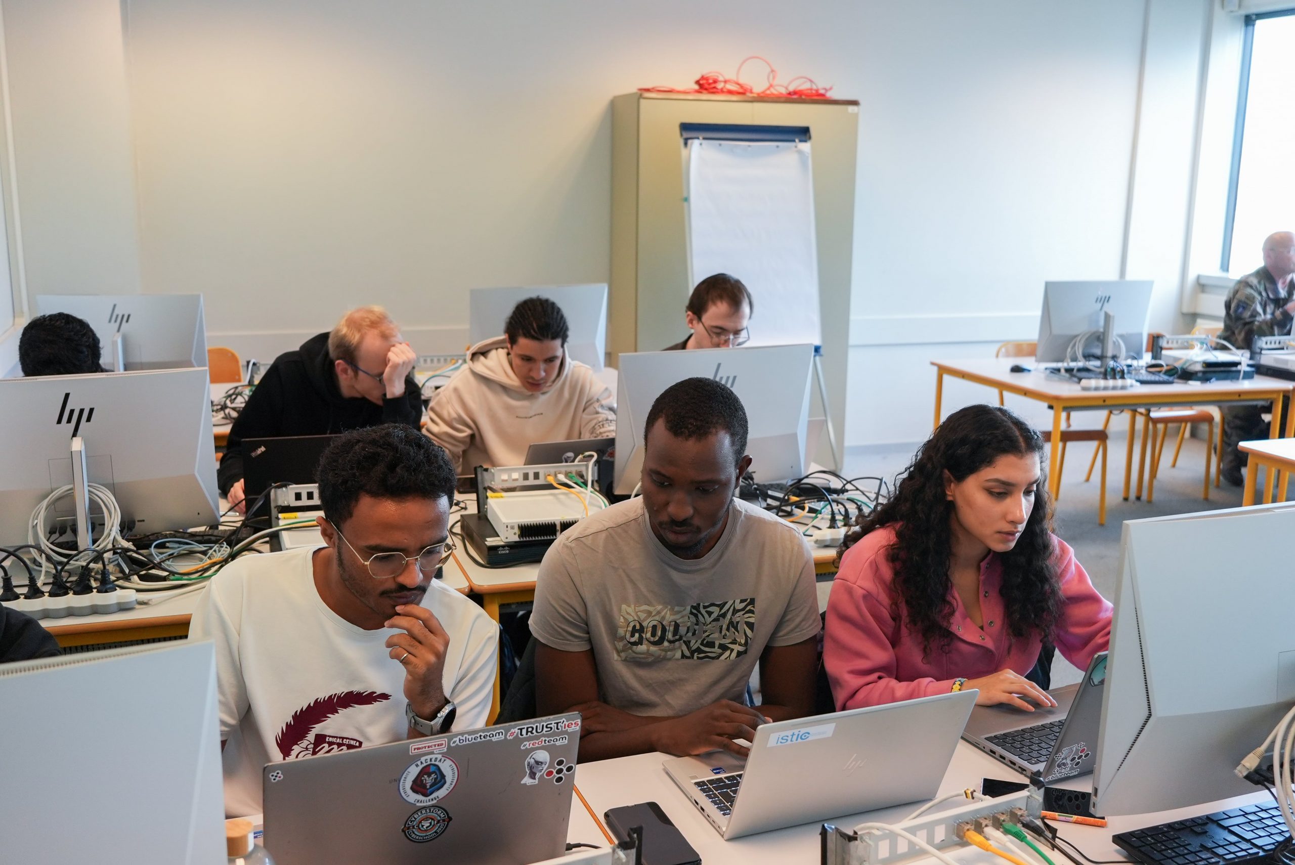 Des étudiants lors du Defhack