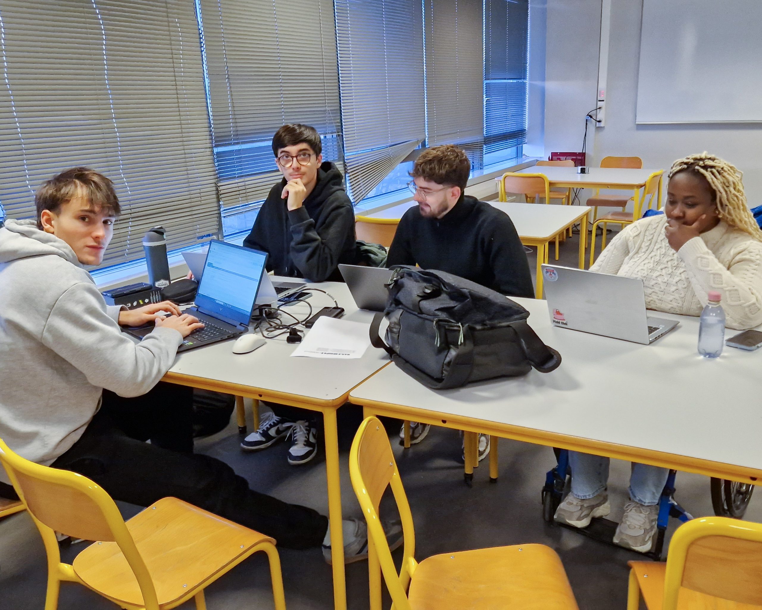 Etudiants durant l'exercice
