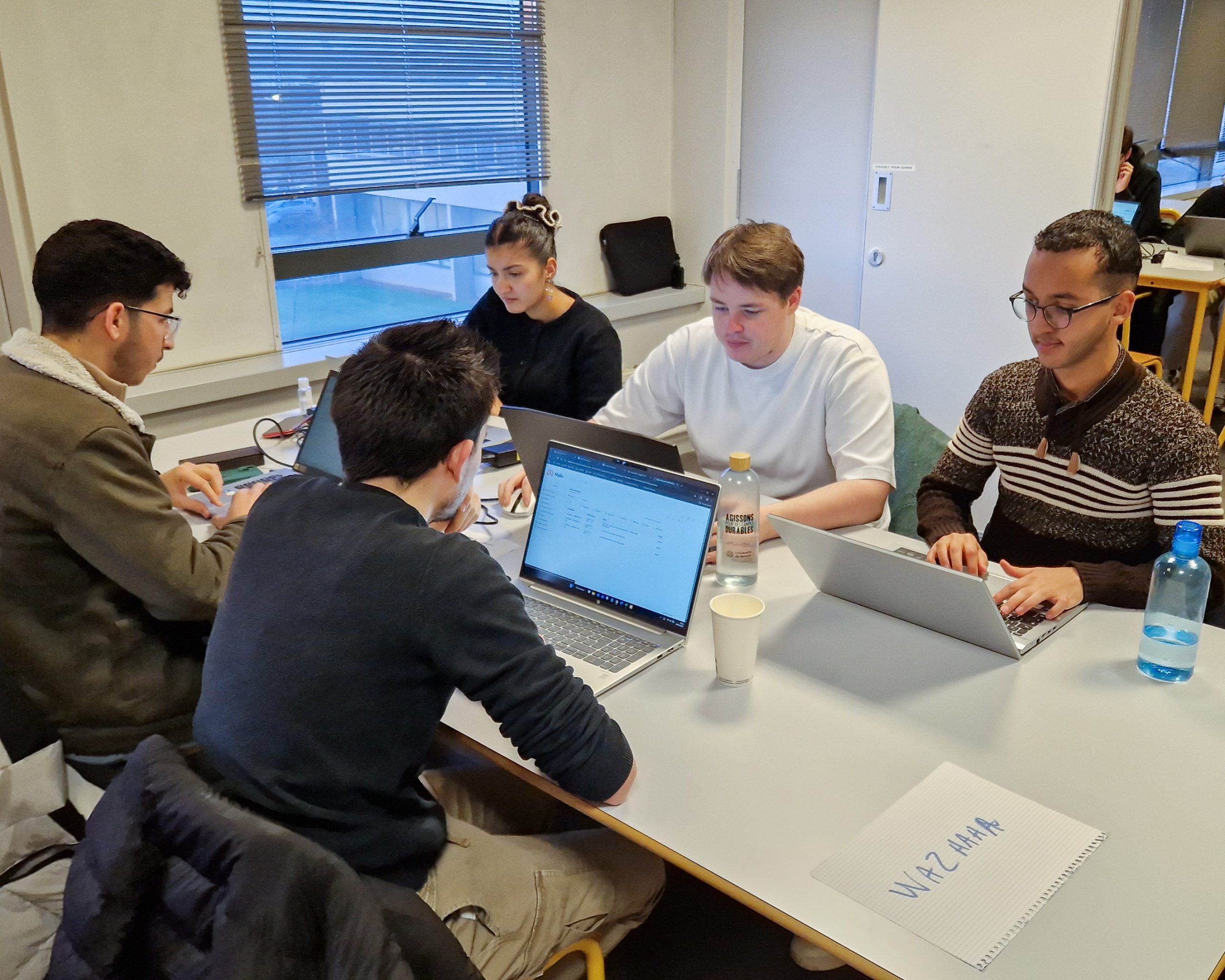 Etudiants durant l'exercice