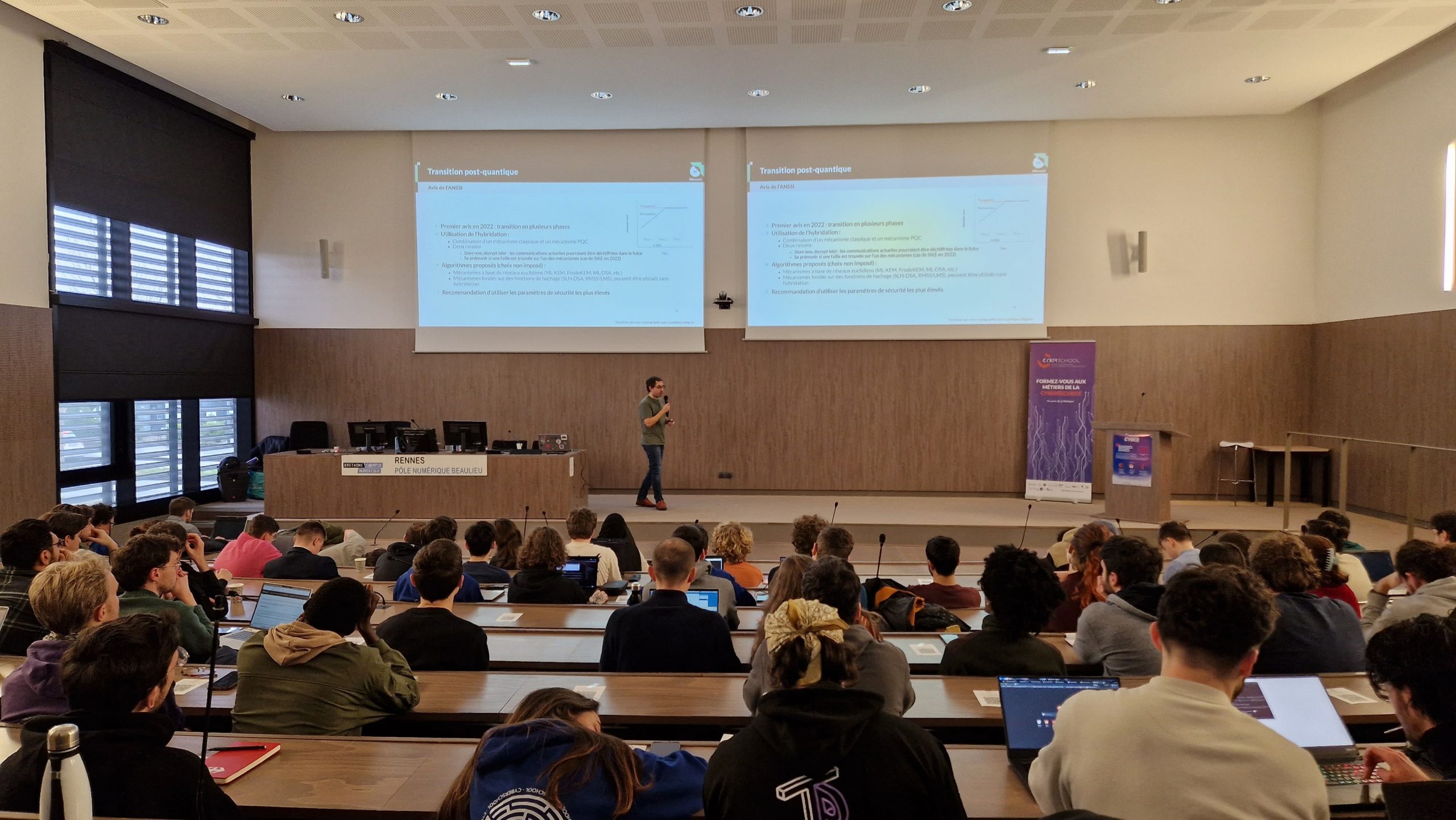 Présentation dans l'amphithéâtre