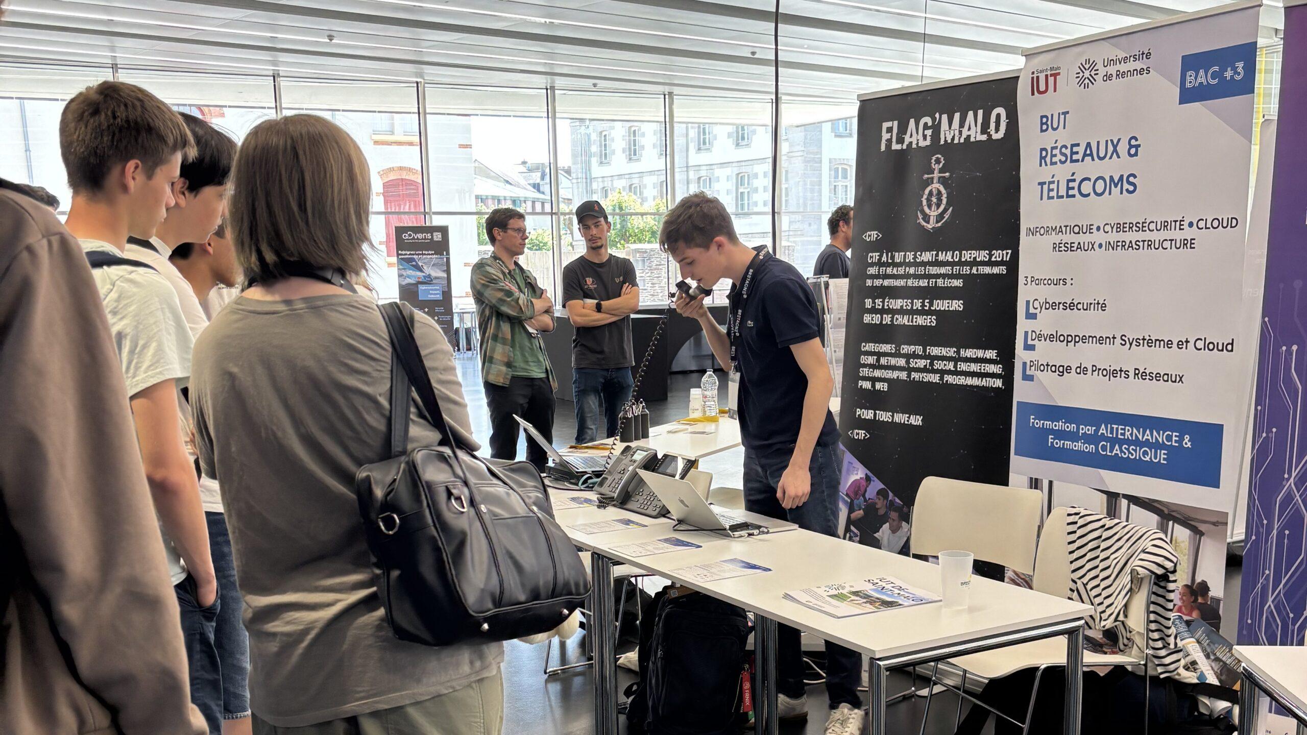 démo sur le stand IUT Saint-Malo